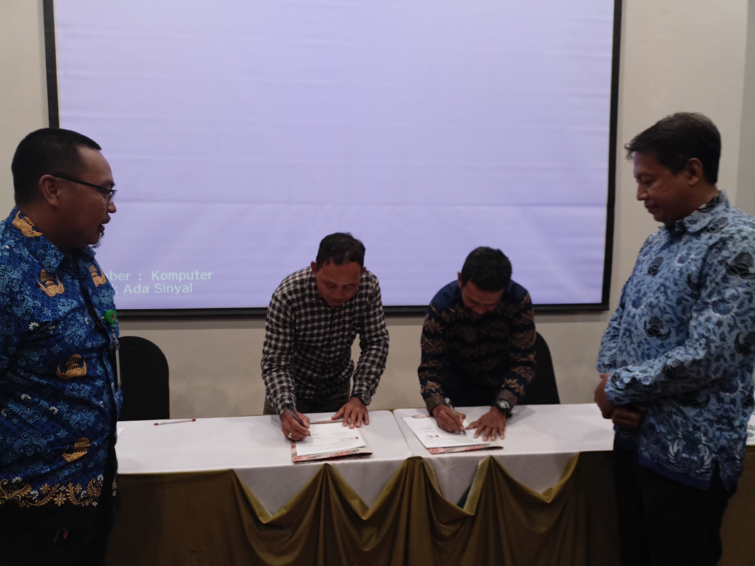 Read more about the article LPHD Katimpun dan LPHD Katunjung Tandatangani MSP bersama Yayasan Puter Indonesia