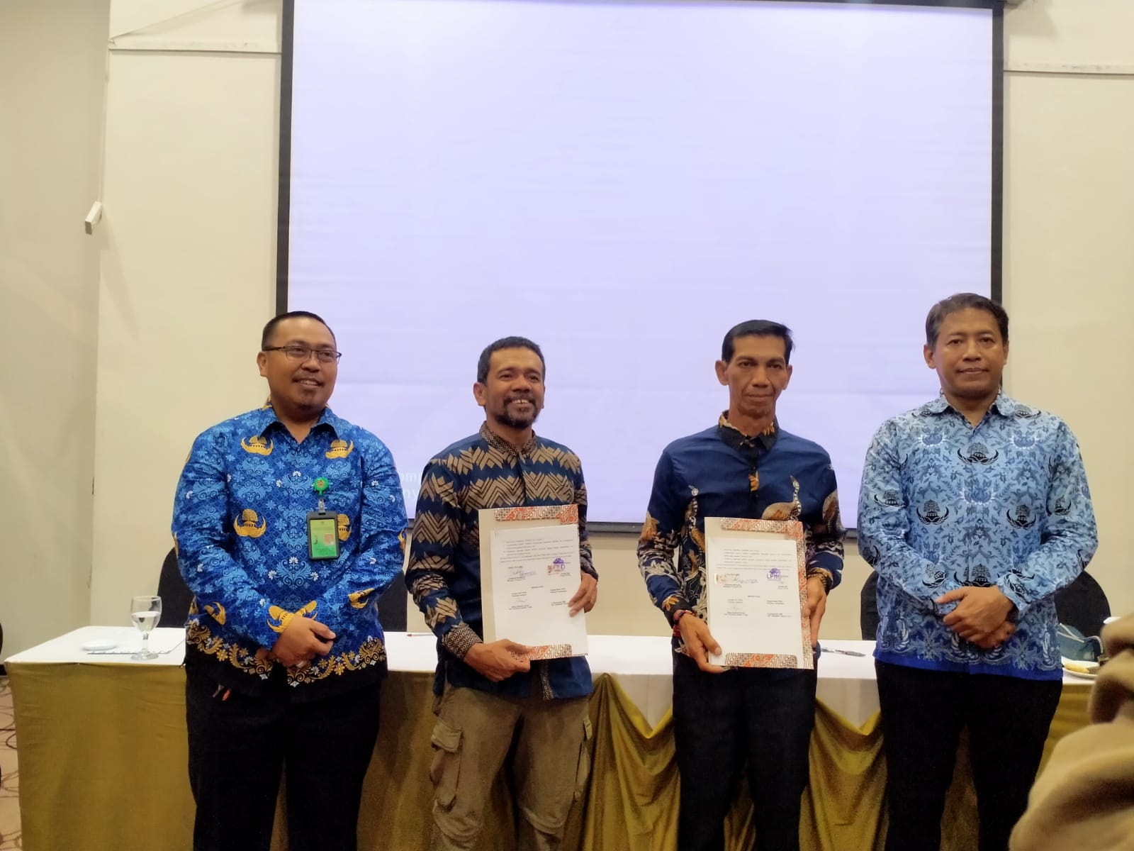 Read more about the article Yayasan Puter Indonesia Tandatangani MSP bersama LPHD Katimpun dan LPHD Katunjung